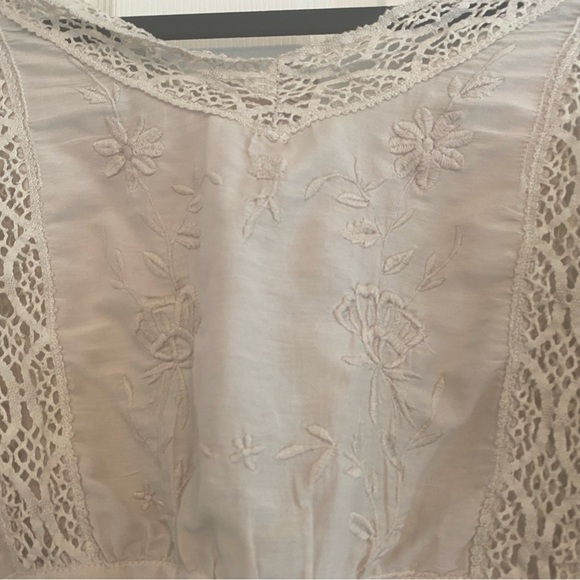 Magnolia Pearl Blouse - Picture 2 of 8